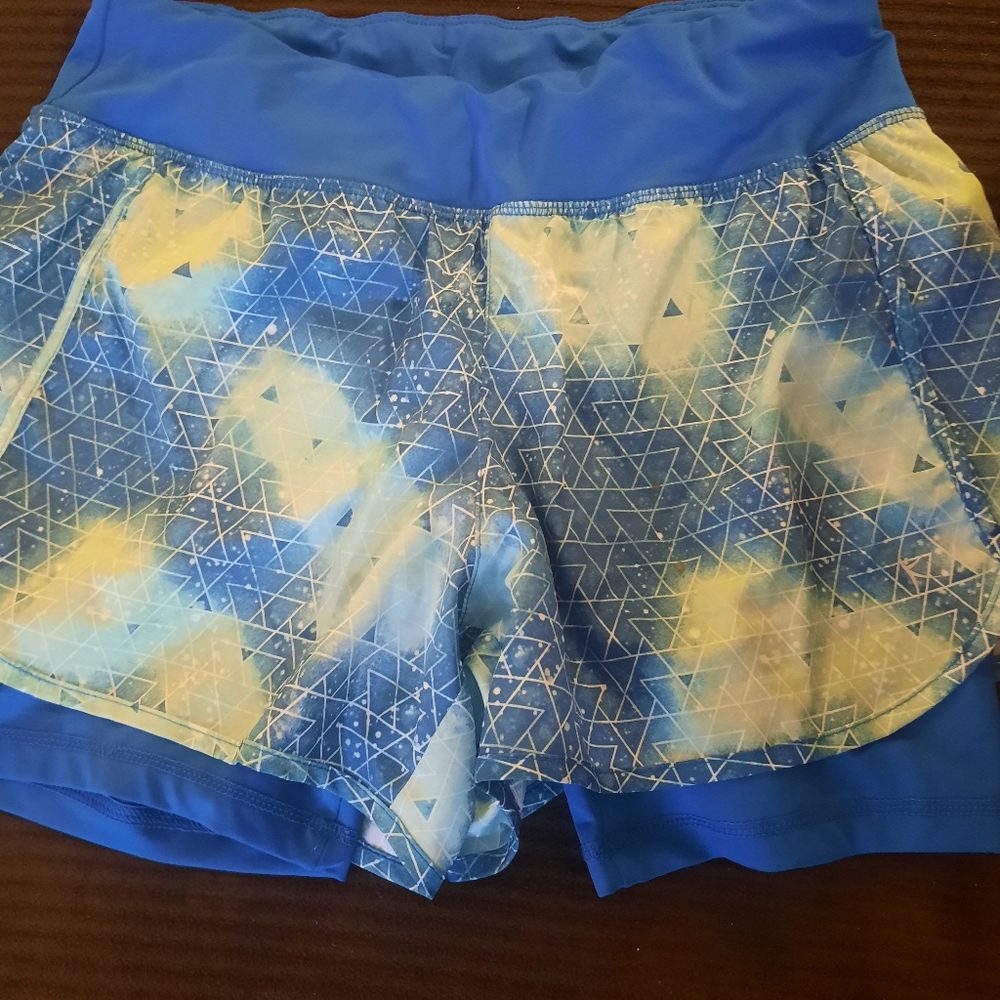 Women's sz med Danskin now spandex athletic shorts